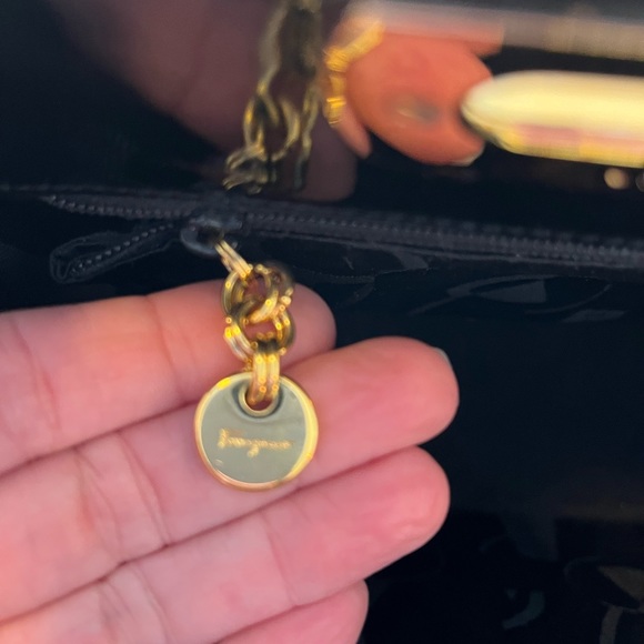 FERRAGAMO VINTAGE BLACK PATENT LEATHER - Picture 8 of 9